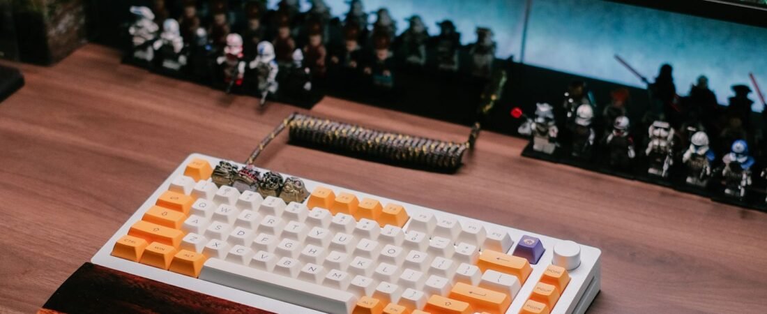 Teclado mecánico inalámbrico o con cable: qué pierdes en cada caso